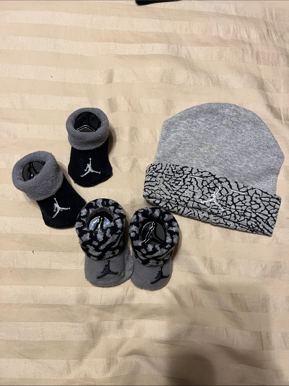 Jordan Infant Knit Beanie and Booties Set - Gray & Black